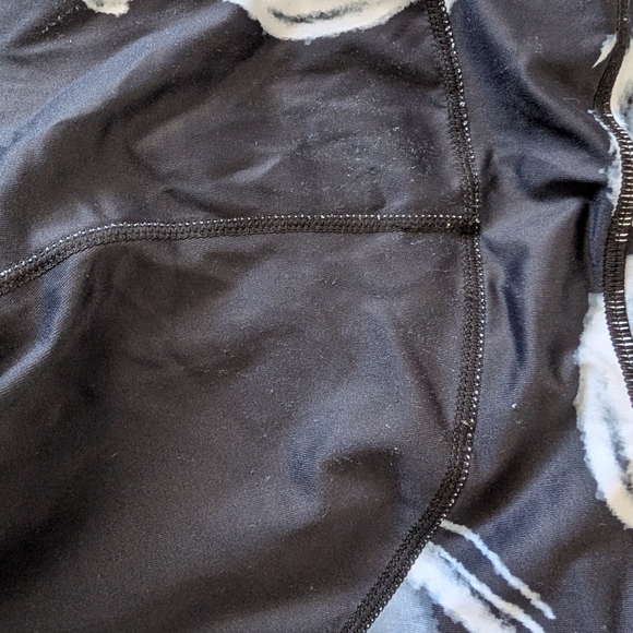 GUC Iron Yokai V-Cut Cloud Leggings - Picture 14 of 14